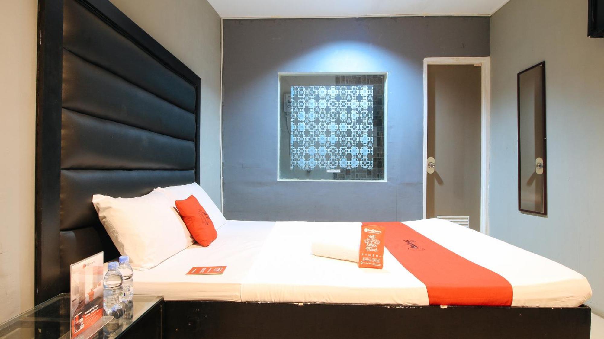 Reddoorz @ P Florentino Street Sampaloc Manila Exterior foto