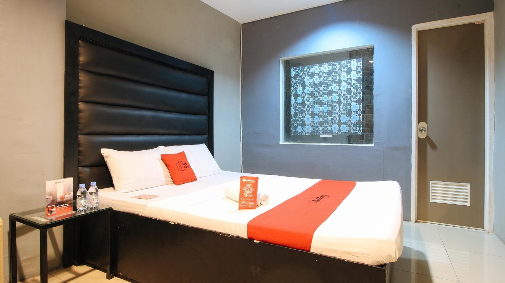 Reddoorz @ P Florentino Street Sampaloc Manila Exterior foto
